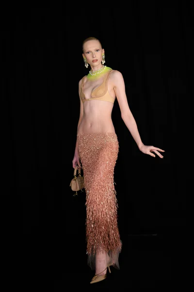 Look 34